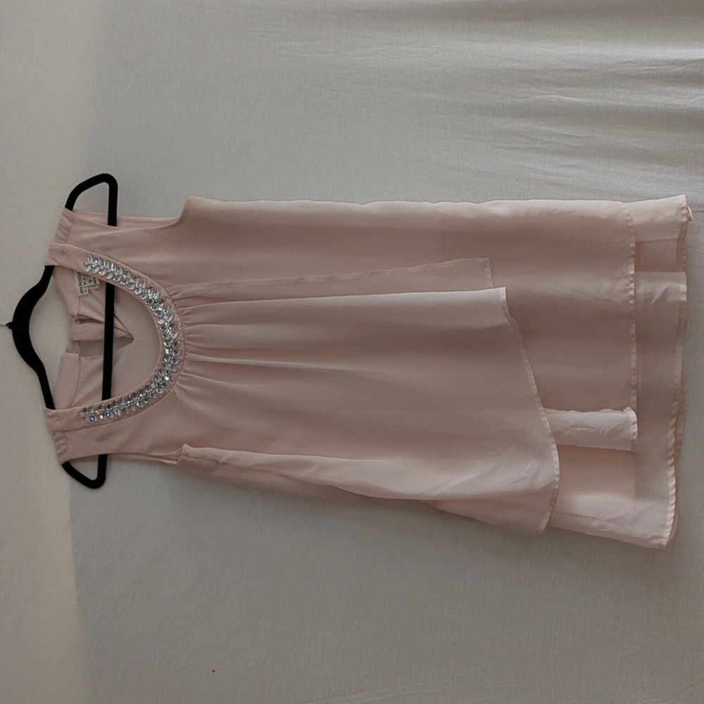 Pale pink jewel embellished sleeveless tunic size 6  fits like a medium